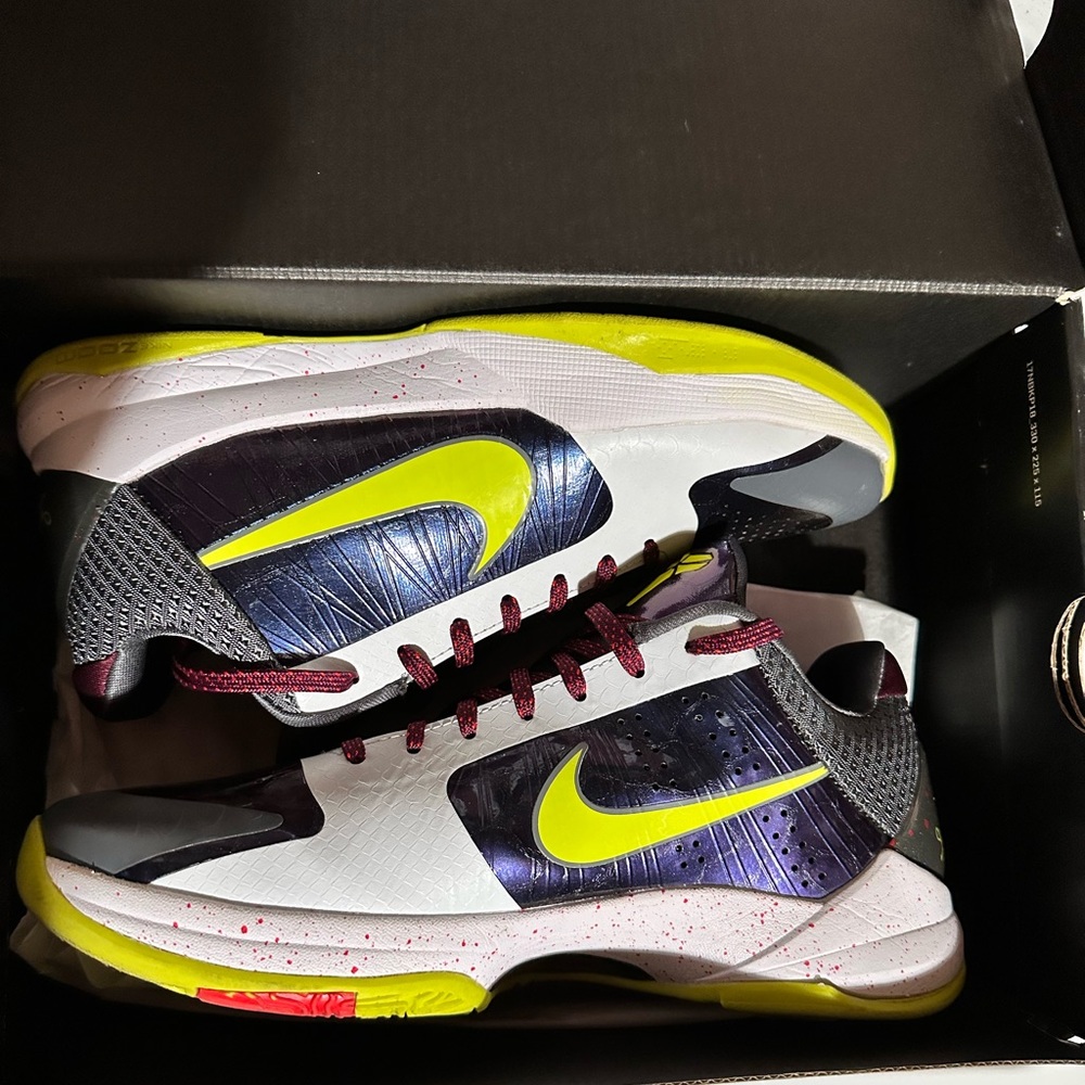 Nike Zoom Kobe V Protro